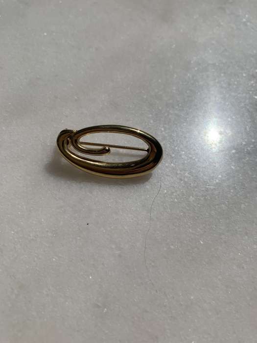 Brooch - Round Swirl Design. Gold Colour #ML850