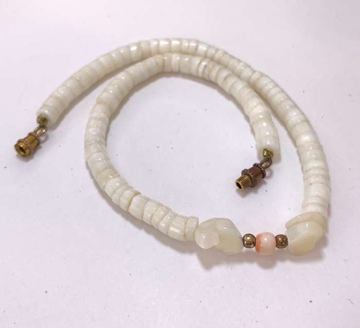 Bracelet - Seashell Style White Beads. Large Size #ML1067 R150.00 | Dimensions: 250mm L