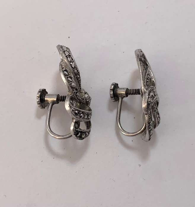 Earrings - Vintage Marcasite Screw-on Earrings #ML1080 R250.00 | Dimensions: 24mm x 13mm