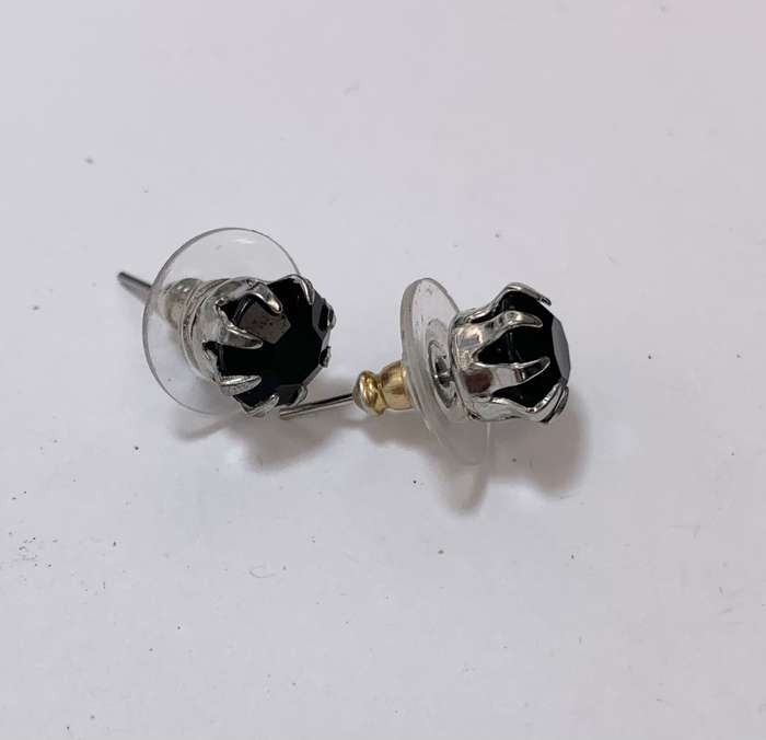 Earrings - Silver Colour Claw Studs With Black Stone #ML809 R295.00 | Dimensions: 17mm x 8mm