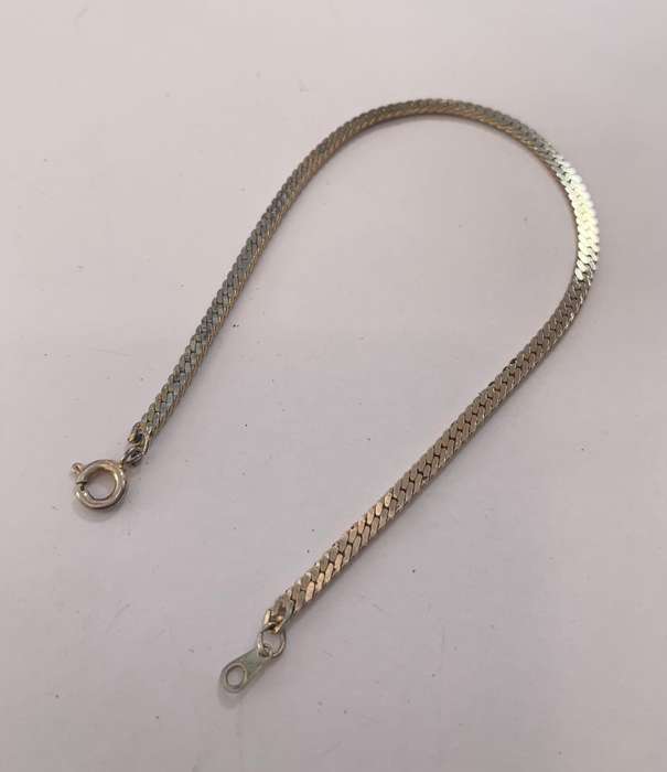 Bracelet - Flat Chain. Gold Colour #ML1148 R120.00 | Dimensions: 183mm