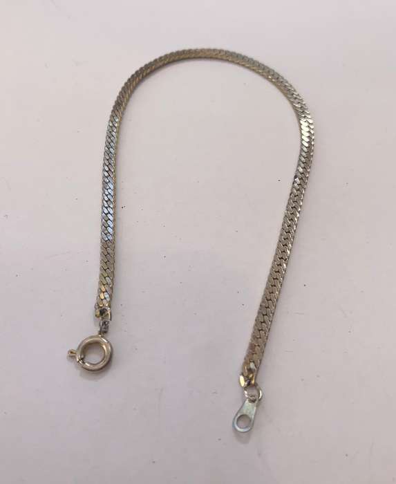 Bracelet - Flat Chain. Gold Colour #ML1148 R120.00 | Dimensions: 183mm