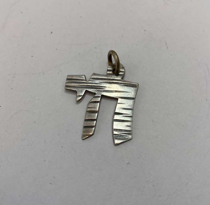 Pendant - 925 Silver Chai With Slatted Lines #ML1161 R295.00 | Dimensions: 20mm x 22mm