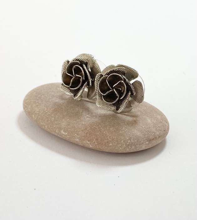 Earrings - Mesh Rose Studs. SIlver Colour ML1285 R150.00 | Dimensions: 13mm D