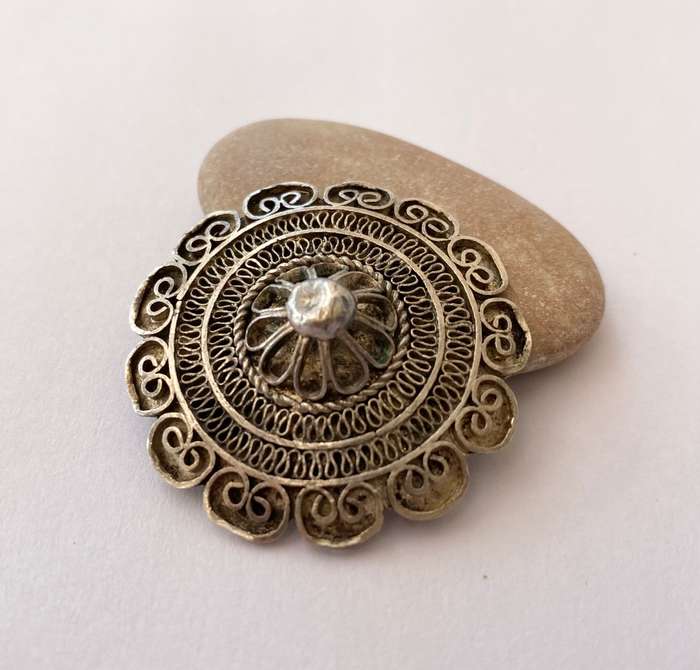Brooch - Vintage Folded Twist Design. Silver Colour. Made In Israel #ML1440