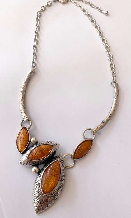 Necklace - Pendant With Orange Stones Attached to Silver Chain #ML1444