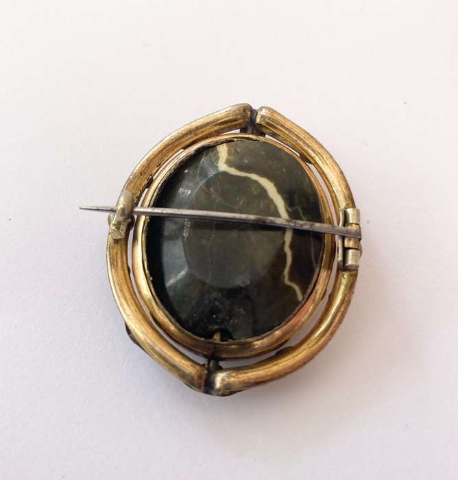 Brooch - Antique Victorian Double Sides Swivel Mourning Brooch. Pinchbeck Frame. Missing stud on ...