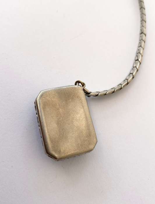Necklace - Blue Stone on Chain. Silver Colour #ML1568