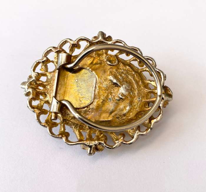 Scarf Clip - Vintage Central Pearly Bead Set On Gold Colour. Floral Pattern Border #ML1678