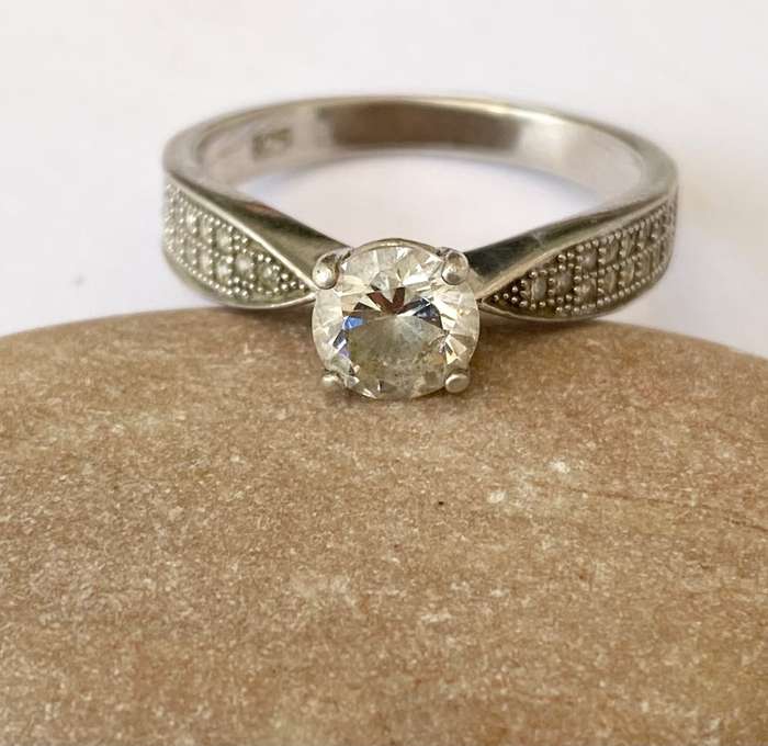 Ring - 925 Sterling Silver Band With Centre White Stone and Smaller White Stones on Either Side #...