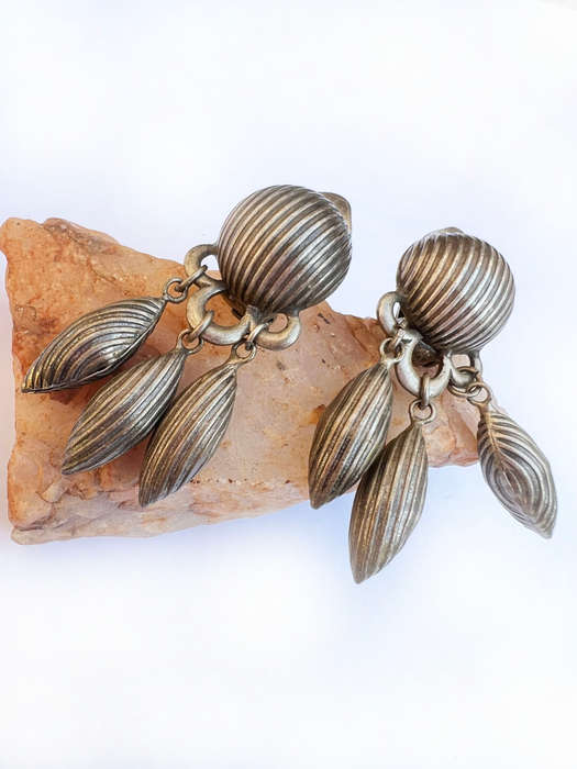 Earrings - Copper Tone Clip ons. 3x Pear Shaped Designs Hanging off Centre. ML1732