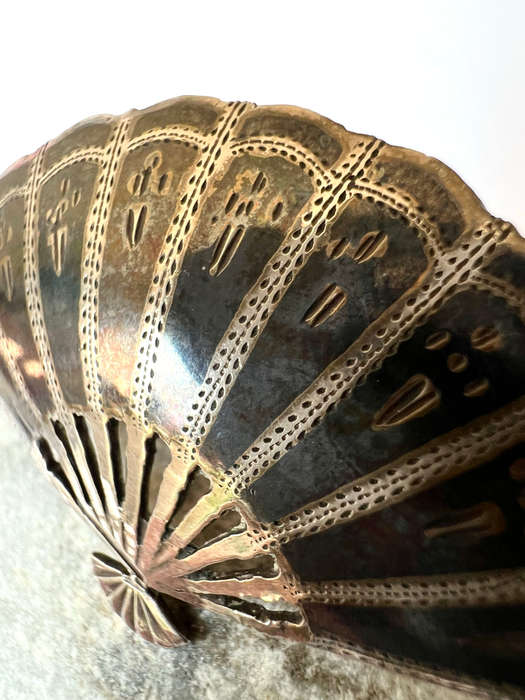 Brooch - Vintage Siam Sterling Silver Fan Shaped Figural Brooch Pin ML1754