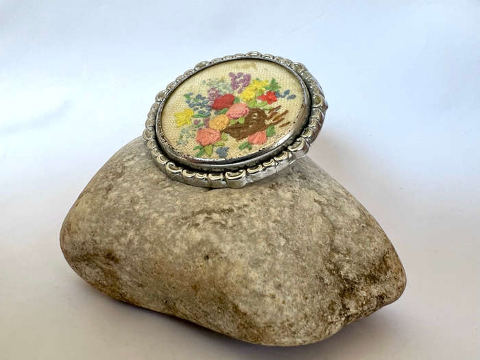 Brooch - Vintage Embroided Design. Light Weight Metal Frame ML1755