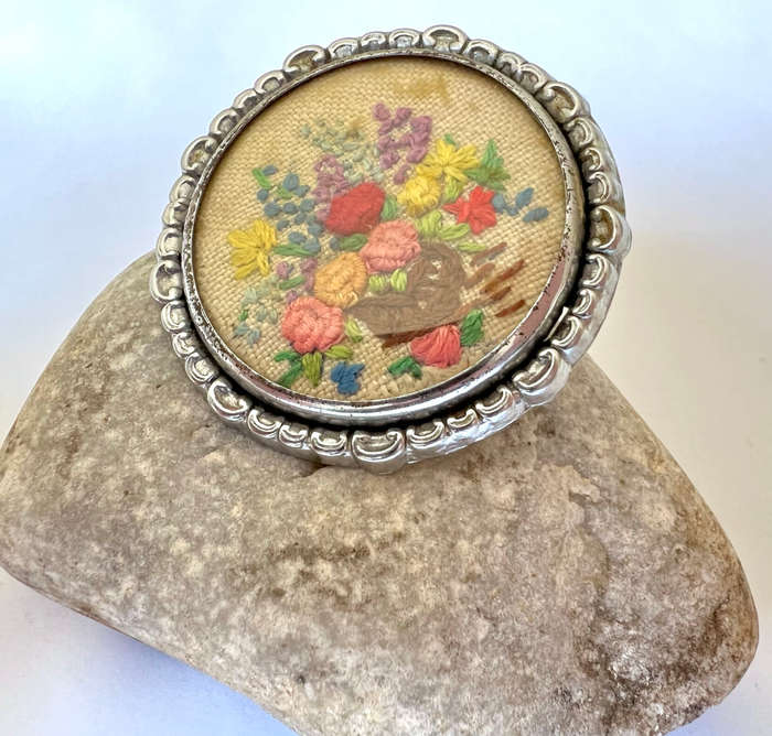 Brooch - Vintage Embroided Design. Light Weight Metal Frame ML1755