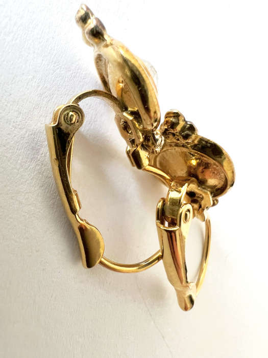 Earrings - For Pierced Ears. Drop earrings with Gold Circle with White Stone in Centre ML1813