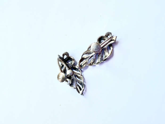 Earrings - Vintage Marcasite Leaf Shape Screw Ons ML1850