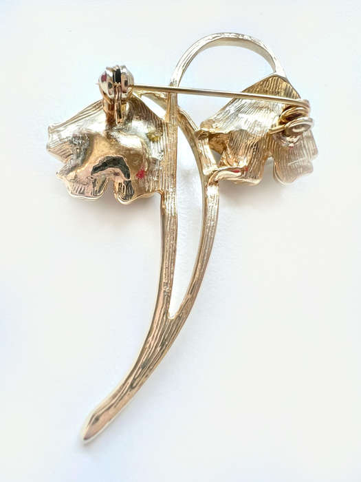 Brooch - Vintage Gold Tone Flower Design. Faux Pearl Centre ML1932