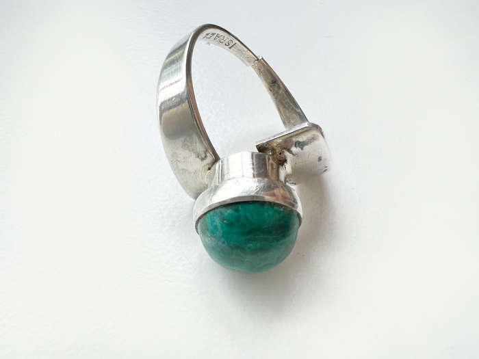 Ring - Vintage Sterling Stamped Israel Twisted Band with Round Eilat Stone Set in Silver ML1963