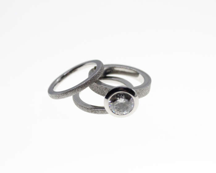 Ring - Fashion Stainless Steel Sparkle Diamante with 2 x Side Bands,Stamped Del Coursy - ML2359