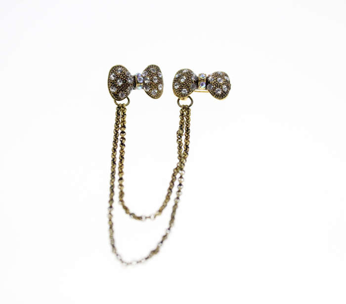 Brooch - Vintage Gold Tone Chain Brooch Bows with Diamantes on either side of Chain - ML2392