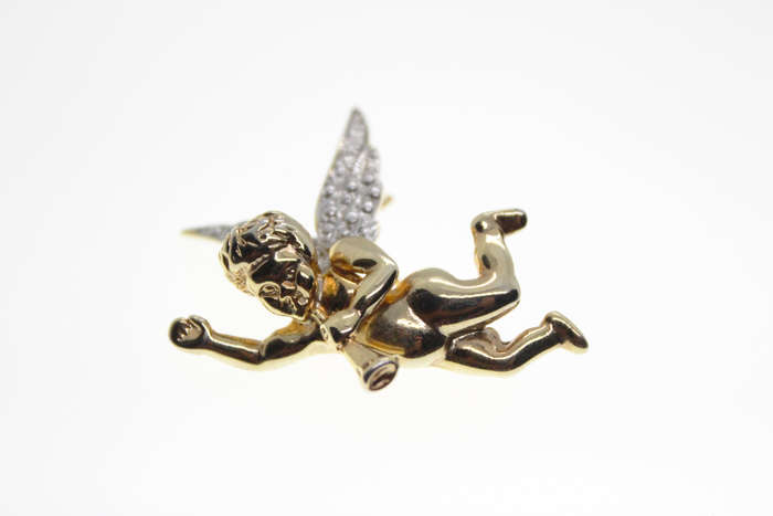 Brooch - Vintage Gold Tone Cherub Angel Playing Flute with Silver Wings - ML2417