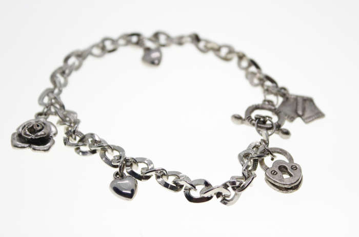 Bracelet - Vintage Silver Tone Charm Bracelet with T Bar Clasp - ML2438