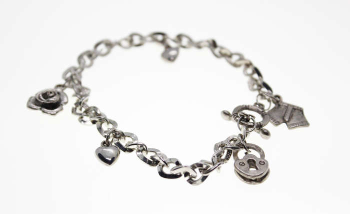 Bracelet - Vintage Silver Tone Charm Bracelet with T Bar Clasp - ML2438