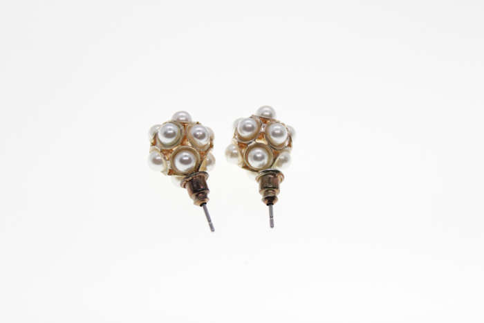 Earrings - Vintage Silver Tone Faux Pearl Stud Earrings - ML2474