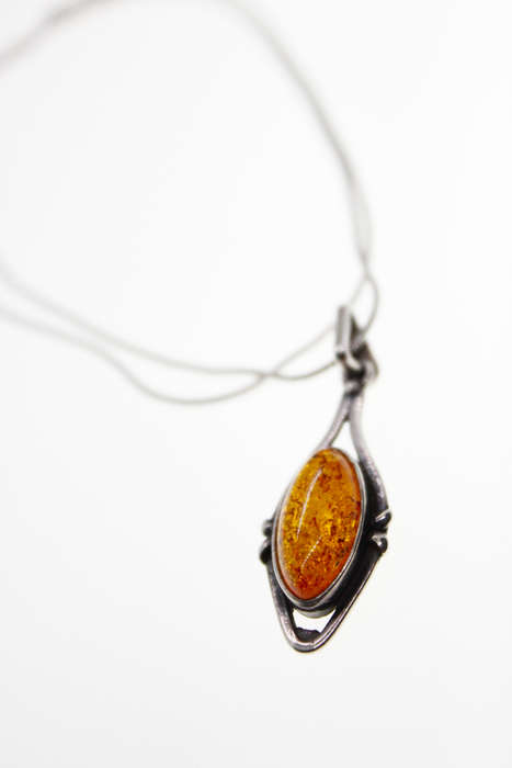 Pendant  -Vintage  925 Silver Snake Chain Cabochon Amber Pendant - ML2477
