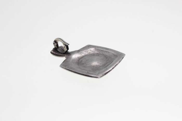 Pendant -  Vintage Silver Tone with Marcasite Design with Pink Stone in Centre - ML2498