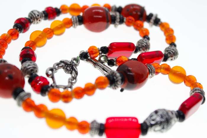 Necklace - Fun Red Orange,Beaded Necklace. Silver Tone, Black Beads T Clasp - ML2572