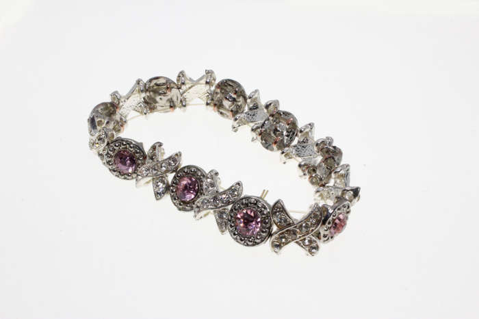 Bracelet - Vintage Silver Tone Noughts and Crosses Bracelet with Pink and Clear Stones - ML2606