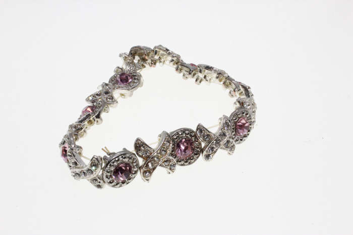 Bracelet - Vintage Silver Tone Noughts and Crosses Bracelet with Pink and Clear Stones - ML2606