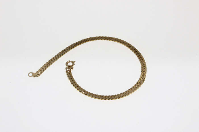 Bracelet - Vintage Gold Tone Curb Link Style Chain Bracelet with Spring Ring Clasp - ML2634
