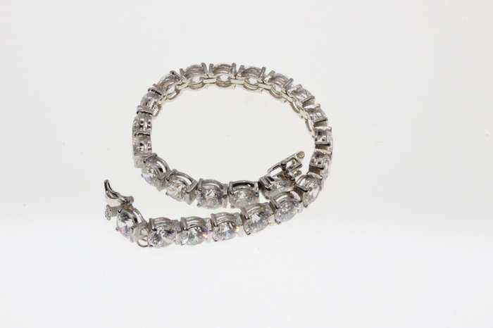 Bracelet - Fashion 925 Silver Bracelet with Arranged Sparkling Clear Stones - ML2636