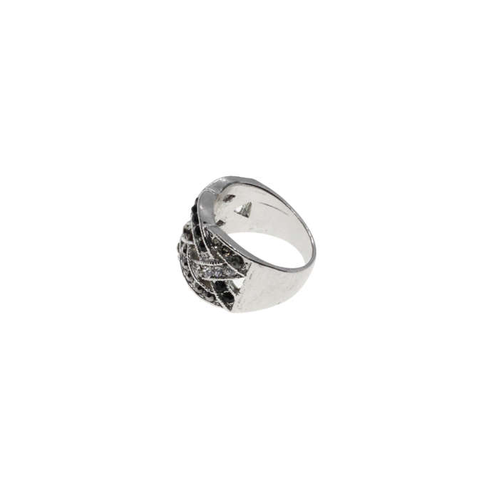 Ring - Silver Tone Black and white Stones. Plaited Pattern - ML2755