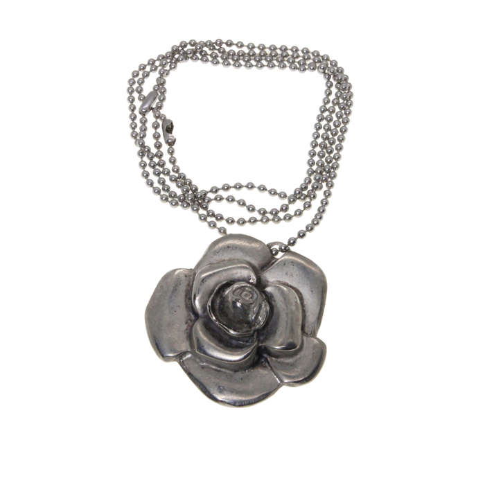 Necklace - Silver Tone Rose Pendant and Chain - ML2801