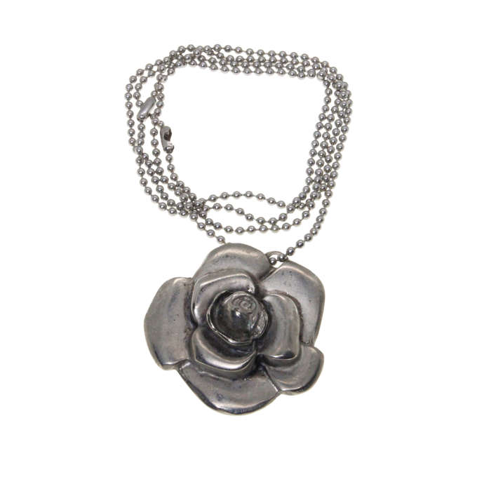 Necklace - Silver Tone Rose Pendant and Chain - ML2801