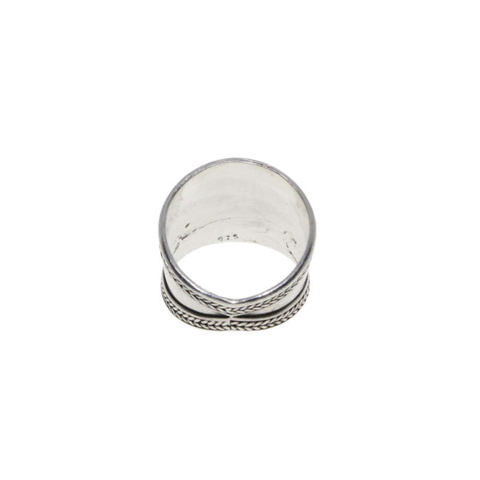 Ring - 925 Silver Wide Ring. Centre Garnet with thin rope detail - ML2817