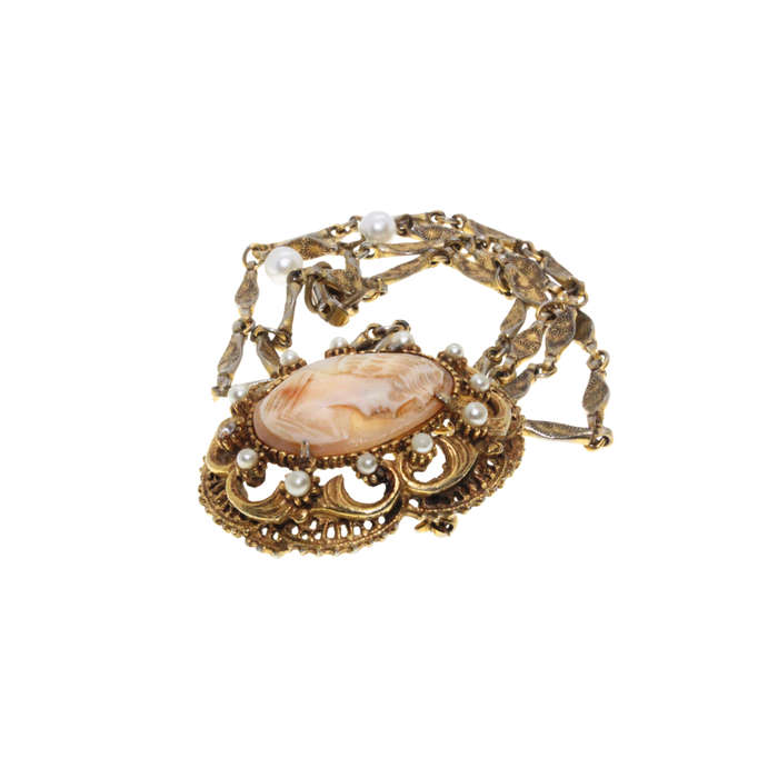 Necklace - Vintage Gold Tone Fancy Link Chain and Cameo with Faux Pearls. - ML2992
