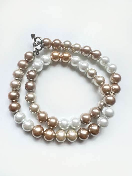 Necklace - Vintage Large Faux Pearls. T Bar Clasp. Two Colour Faux Pearls ML2000