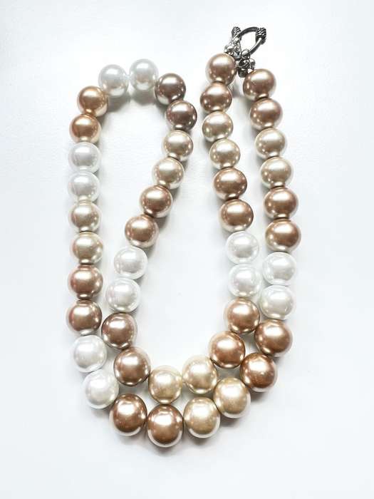 Necklace - Vintage Large Faux Pearls. T Bar Clasp. Two Colour Faux Pearls ML2000