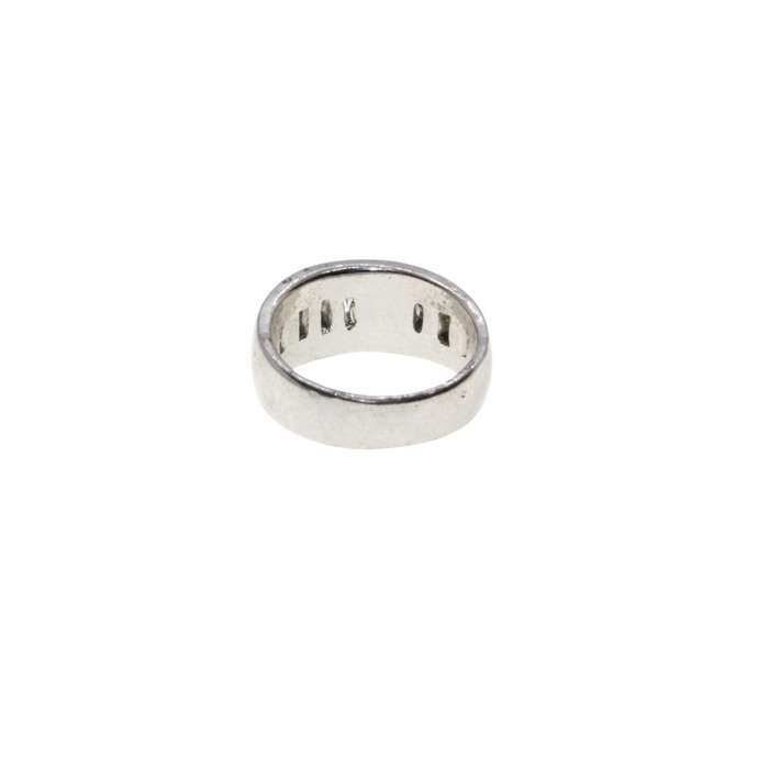 Ring - Silver Tone Band Ring inset with Diamantes with Larger Stone in Center - ML3117