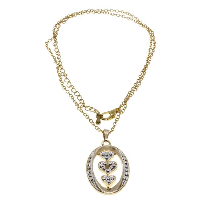 Necklace - Gold Tone Dainty Fashion Necklace. Oval Pendant with 3 Hearts - ML3125