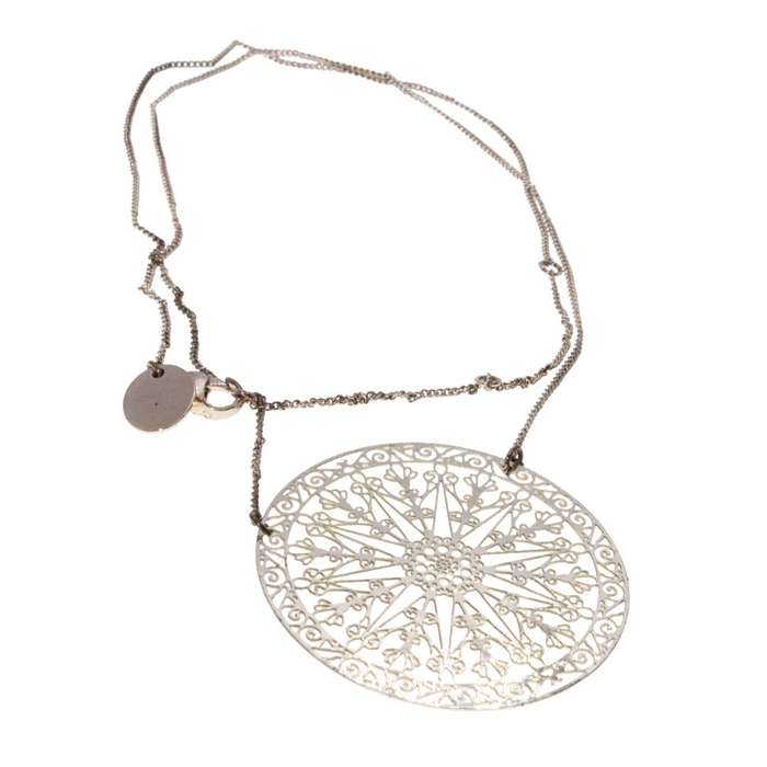 Necklace - Gold Tone Chain with Lacey Disc attached to Chain - ML3223