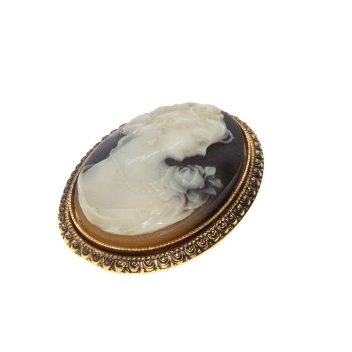 Brooch - Gold Tone Vintage Cameo Brooch with Filigree Frame - ML3313