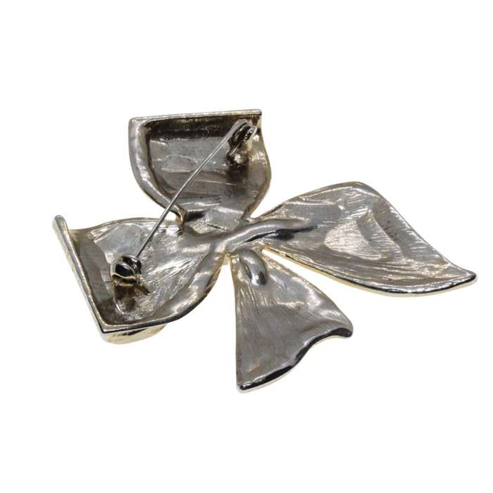 Brooch - Silver & Gold Tone Bow Design. Diamantes in Centre - ML3351