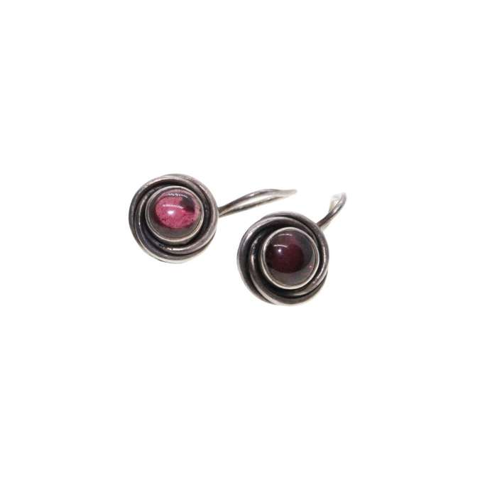 Earrings - Silver Tone Twirl Round Setting with Faux Garnet Hanging Earrings. Pierced Ears - ML3418
