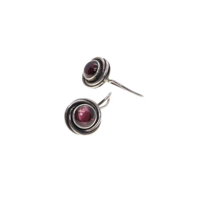 Earrings - Silver Tone Twirl Round Setting with Faux Garnet Hanging Earrings. Pierced Ears - ML3418