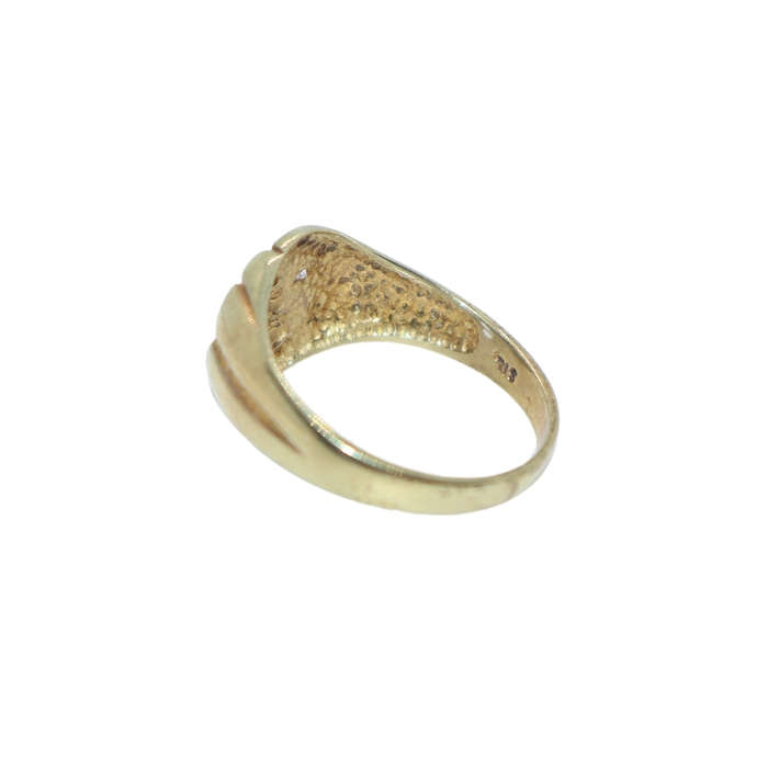 Ring - Silver Gilt  (mens)  signet ring.  Raised squares and a single clear stone - ML3632